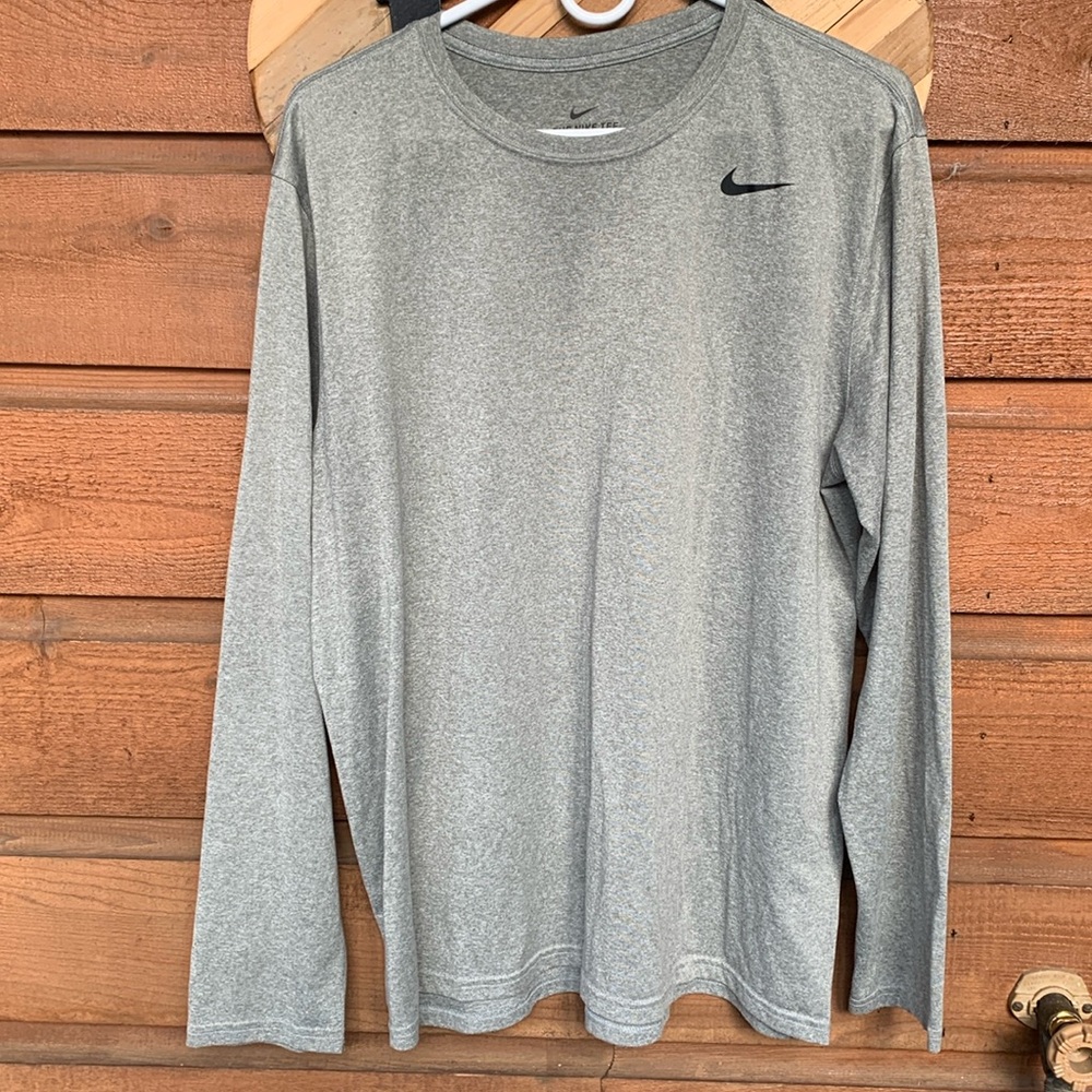 Nike Men's Gray Long Sleeve Shirt